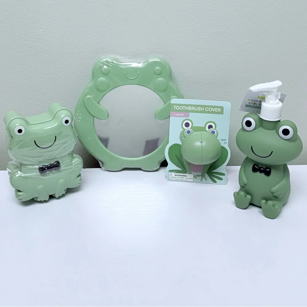 New Target Bullseye Playground Bundle of 4 Green Frog Child Bathroom Accessories